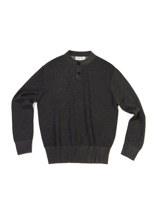 STRAINING WOOL KNITWEAR